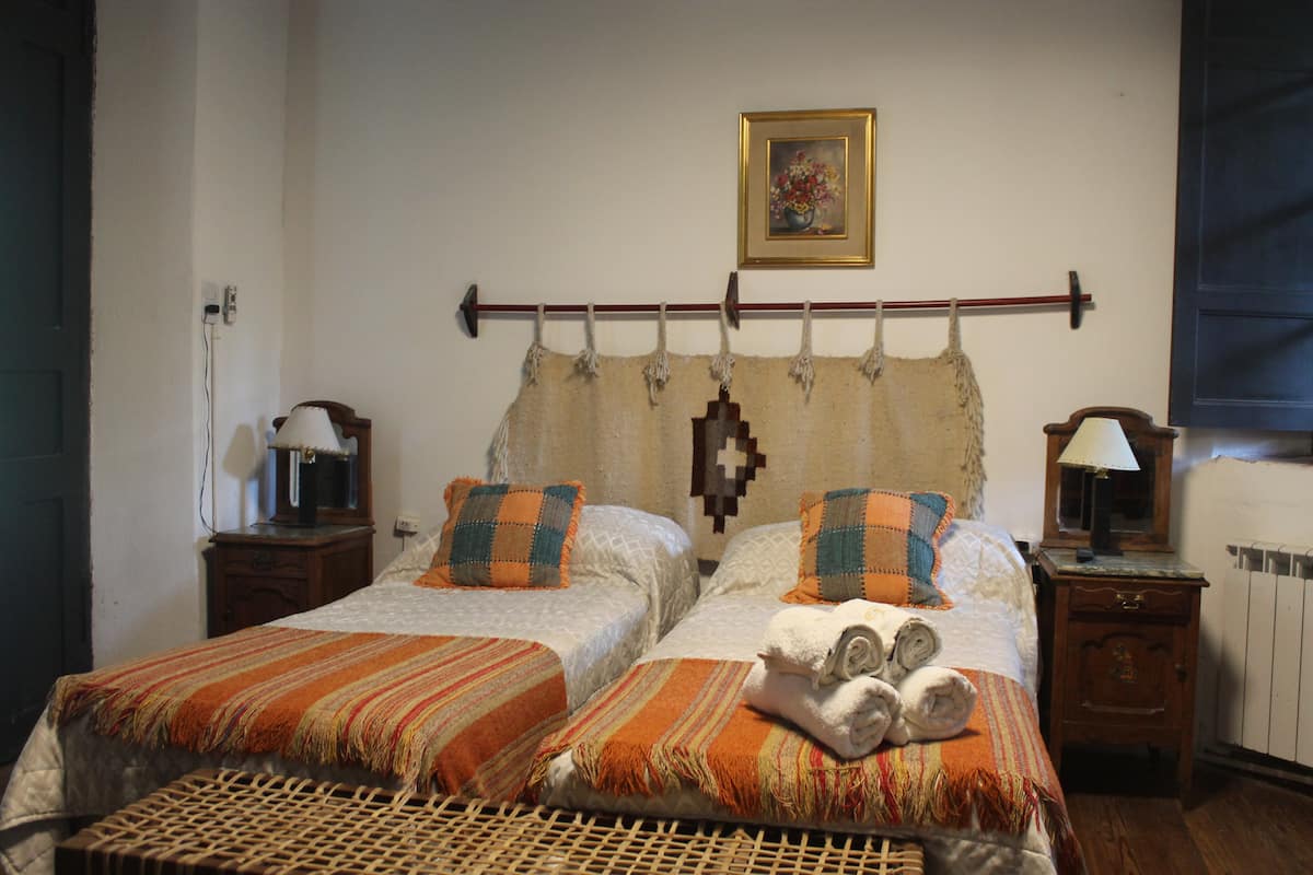 Habitación con textiles norteños